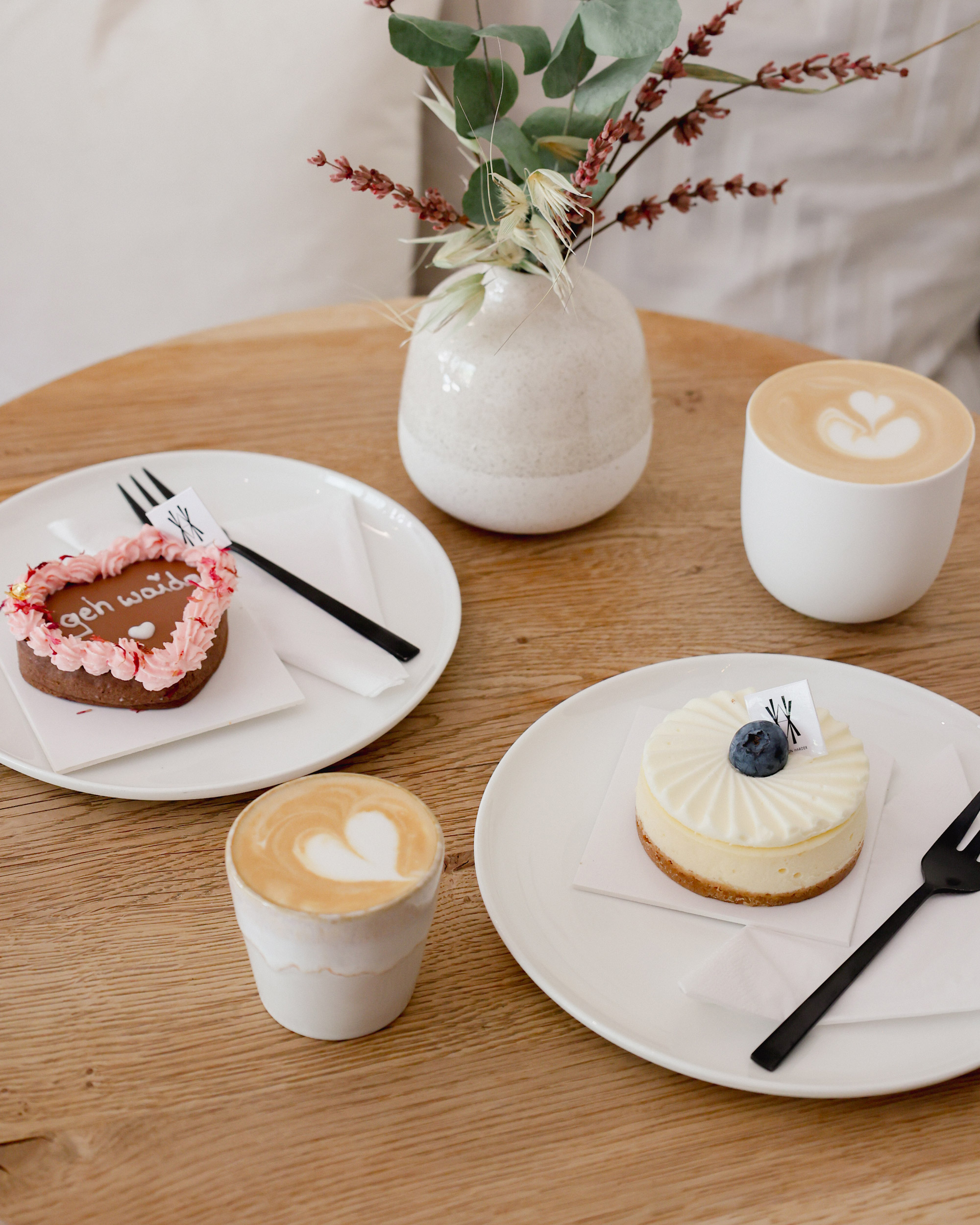 Wiesn Fashion Sketches von Nadja König – Euer Unikat bei Alexa von Harder – Bild 4