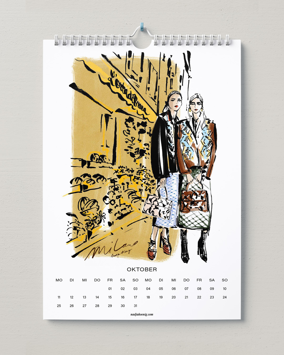 Wandkalender 2027 von Nadja König, Oktober: zwei Frauen in Mänteln in einer herbstlichen Straße